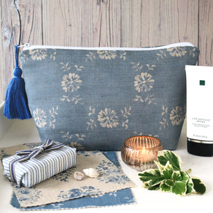 Daisy Chain Tassel Wash Bag - Country Blue