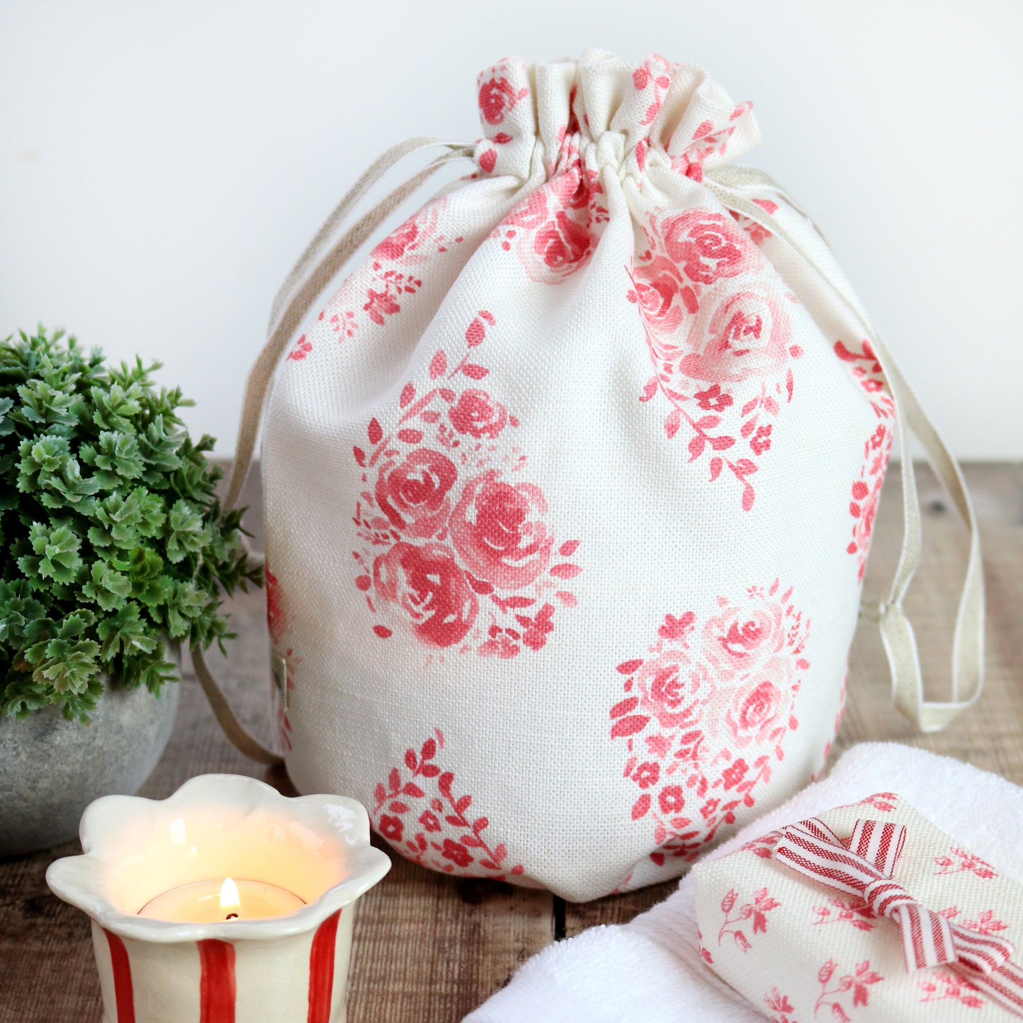 Rose Drop Toiletry Bag - Faded Raspberry On White