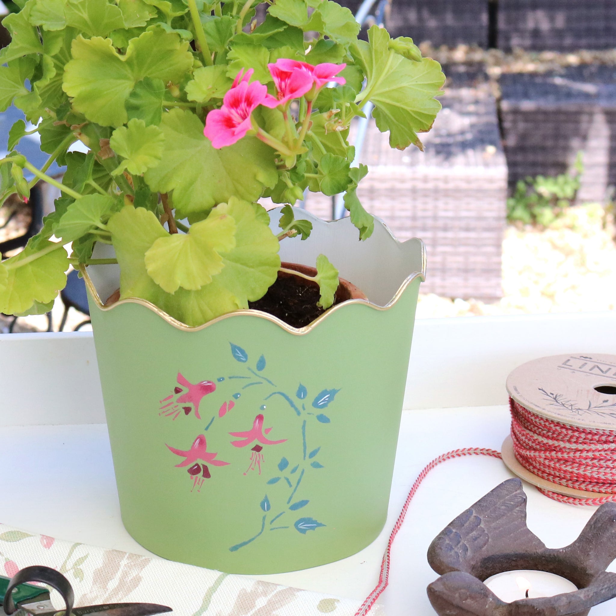 Hand Painted - Scalloped Planter - Fuchsia/Garden Green