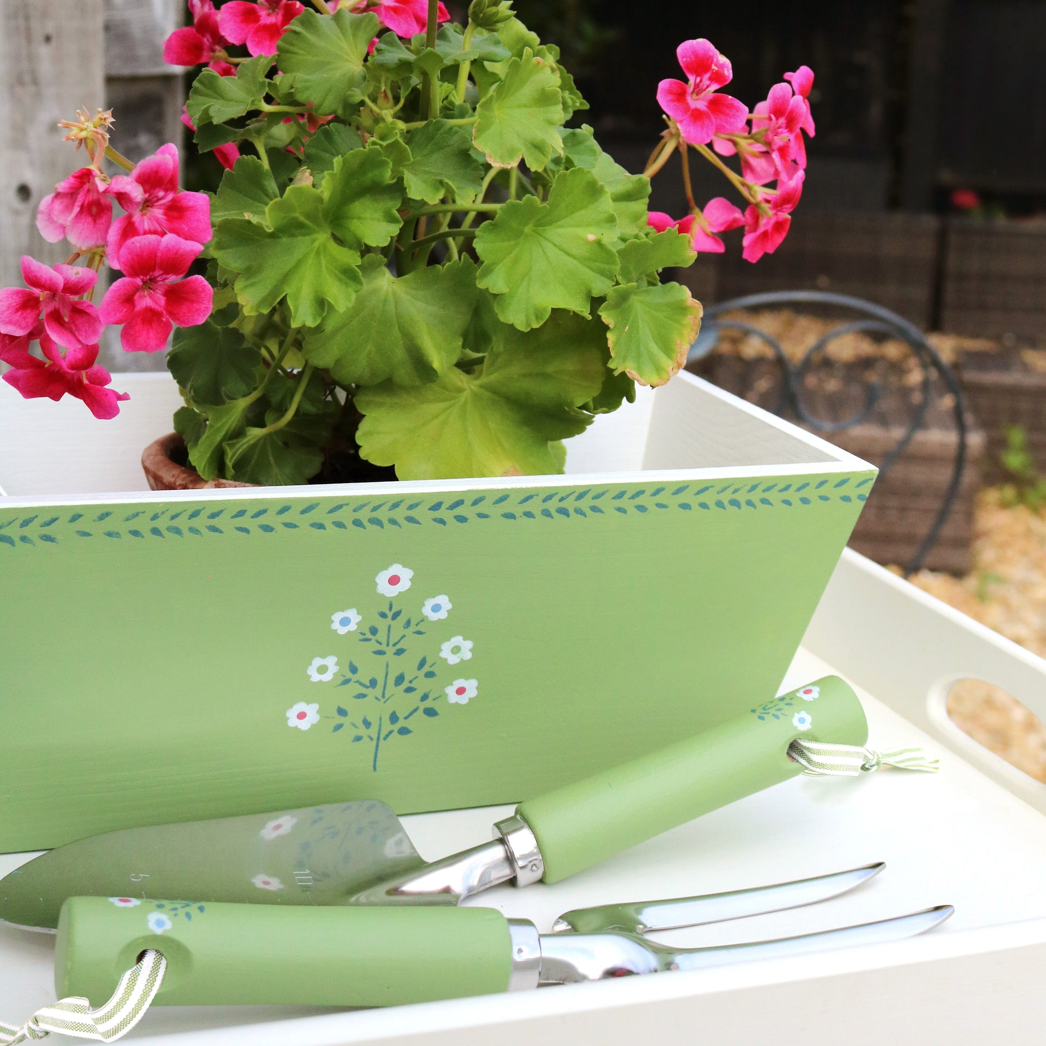Hand Painted Planter & Trowel Set - Garden Green - Meg Morton